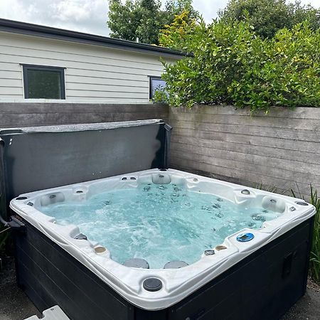 Summer Holiday 4 Bedrooms House In Hamilton With Pool And Spa 외부 사진