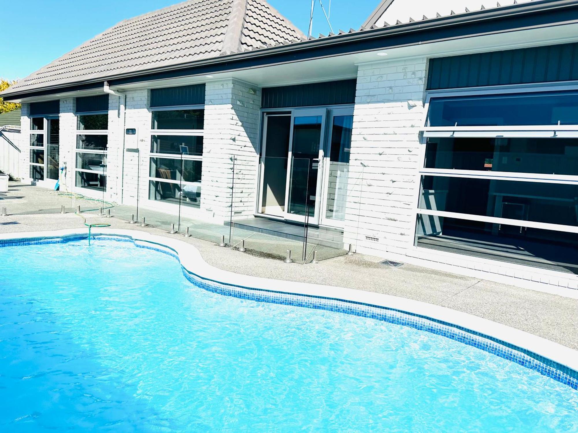 Summer Holiday 4 Bedrooms House In Hamilton With Pool And Spa 외부 사진