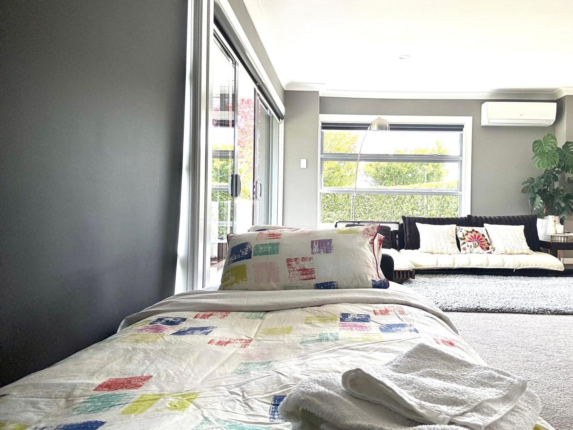 Summer Holiday 4 Bedrooms House In Hamilton With Pool And Spa 외부 사진
